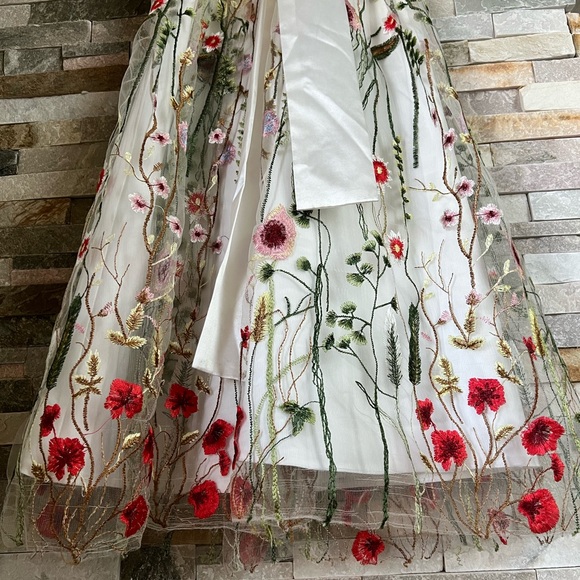 Flower Girl Dress | Size 6 little girls - Picture 8 of 13